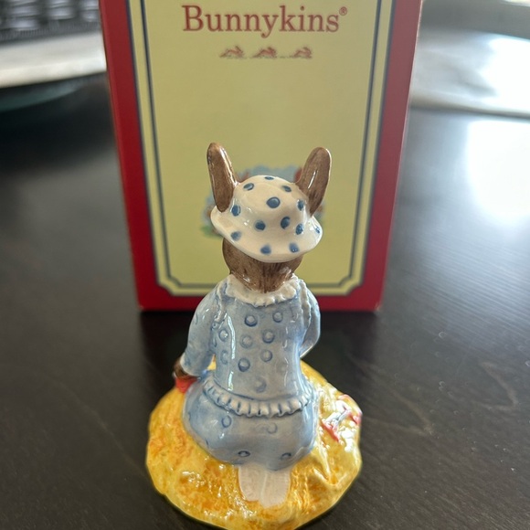 Royal Doulton Bunnykins Seaside 1998 Figurine - Picture 4 of 7